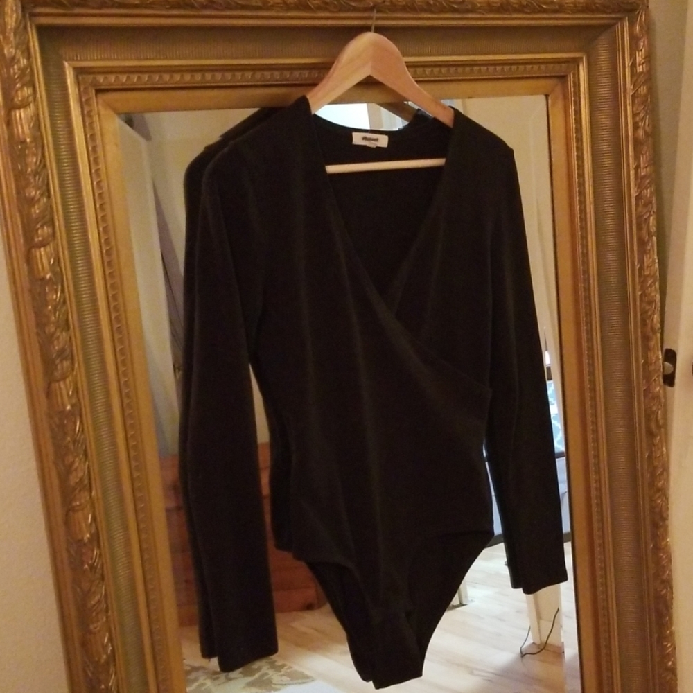 Long sleeve body suit